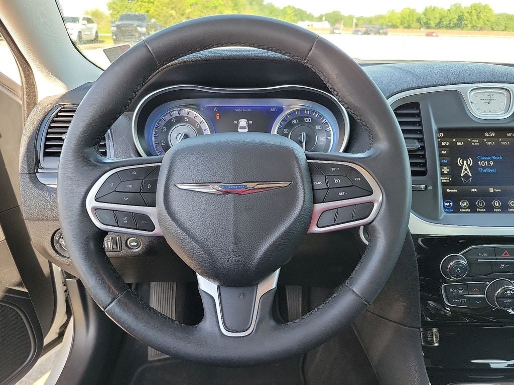 2023 Chrysler 300 Touring