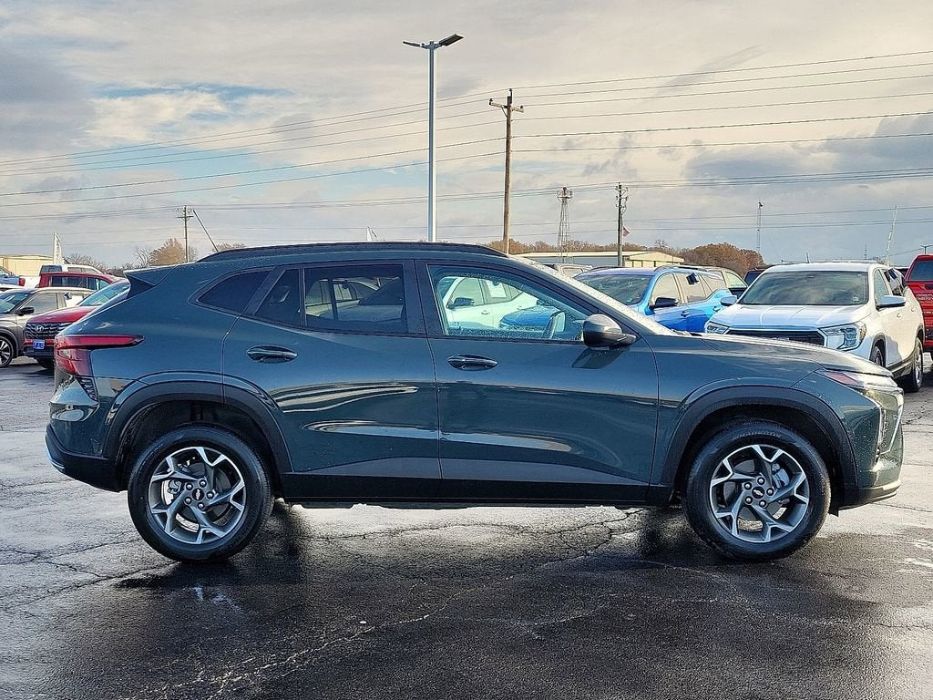 2025 Chevrolet Trax LT